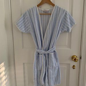 Weezie Towels Women's Short Robe XS